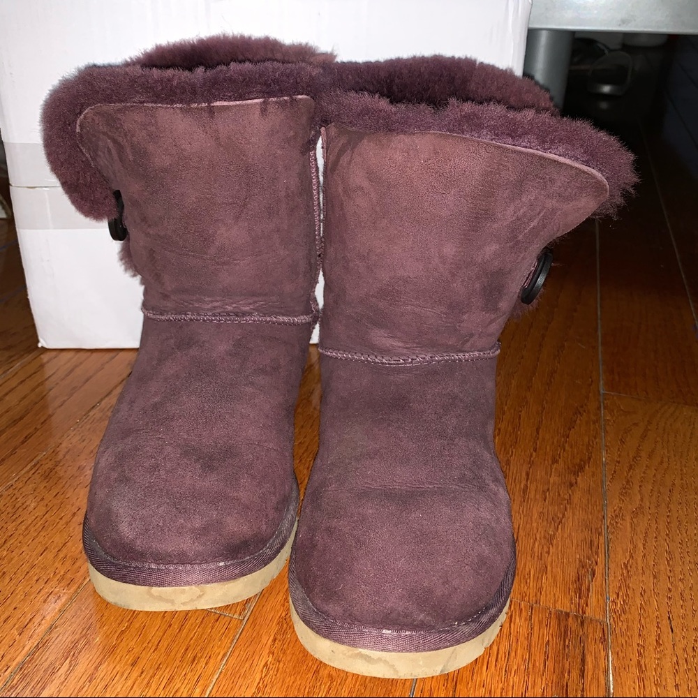 Burgundy Bailey button uggs